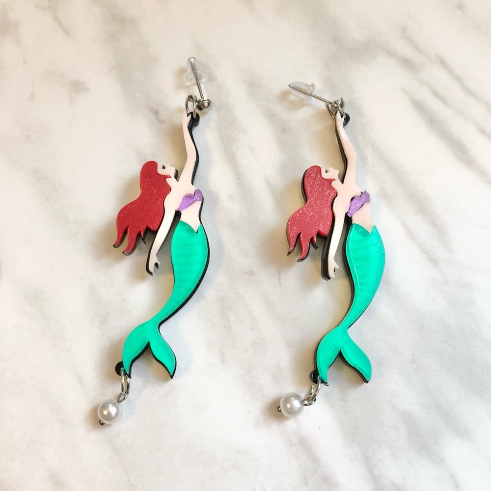 🎉 New Swimming Mermaid Stud Earrings